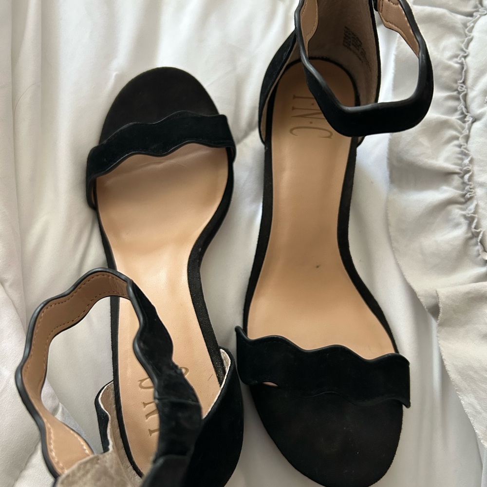 INC International Concepts Black Scalloped Sandals